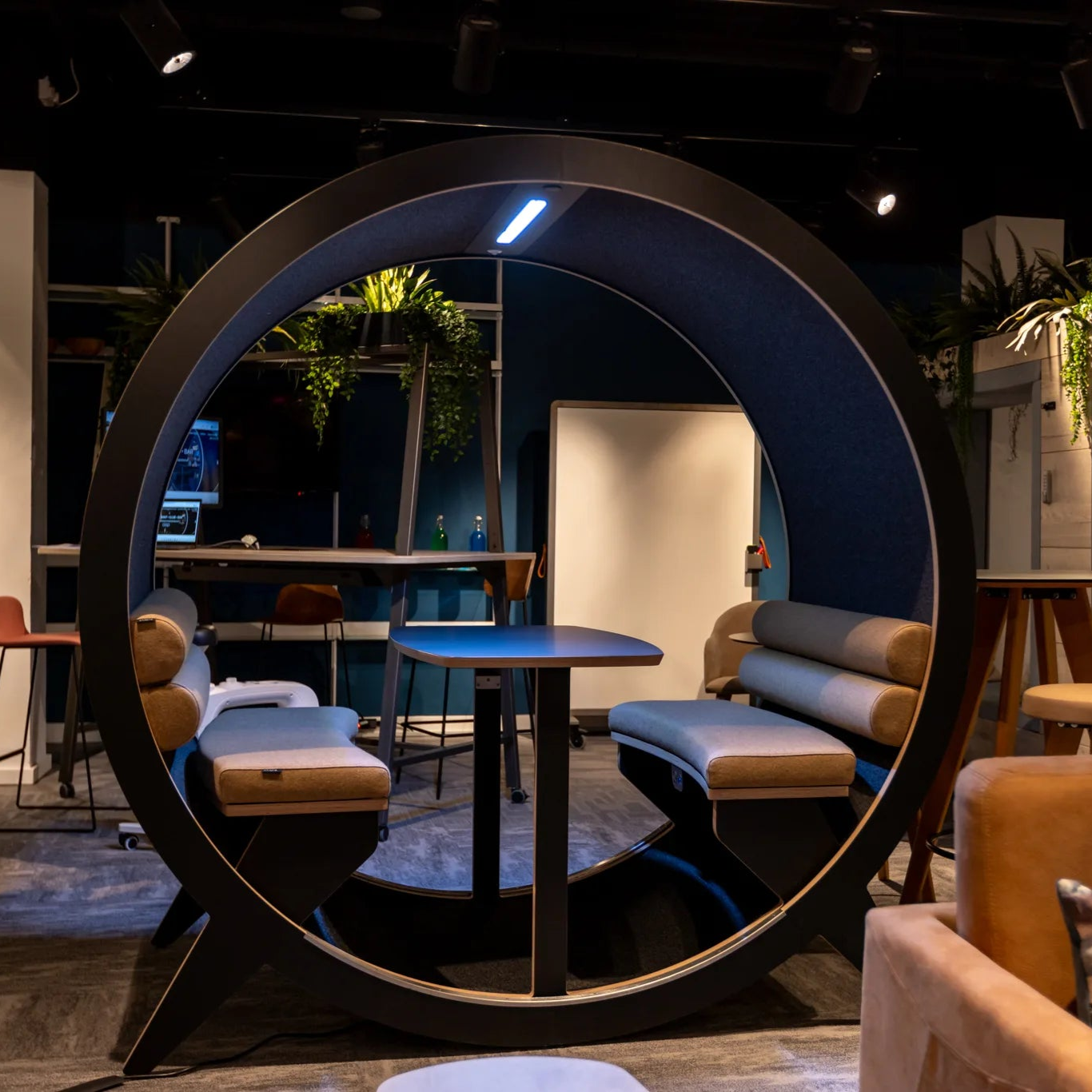 BlockO FOUR - BlockO Four is the most eye-catching acoustic pod designed to seat up to four. Perfect for breakaway meetings, focused work stations, quieter moments for concentration and study, and a place for one-to-one discussions. US Design Patent Numbe